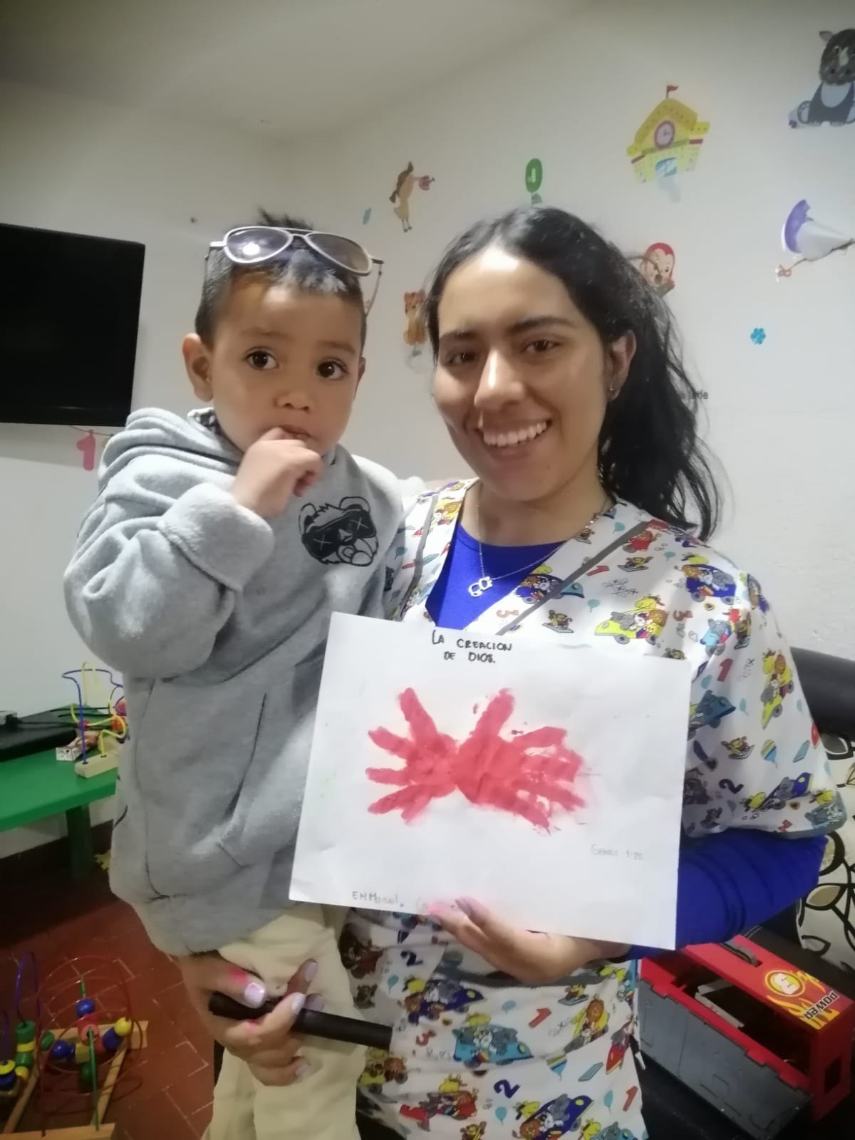 Niños participando en una actividad educativa